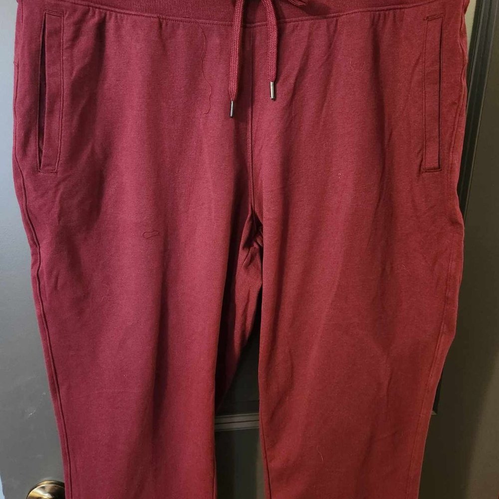 Tek Gear Burgundy Capri High Rise Pants